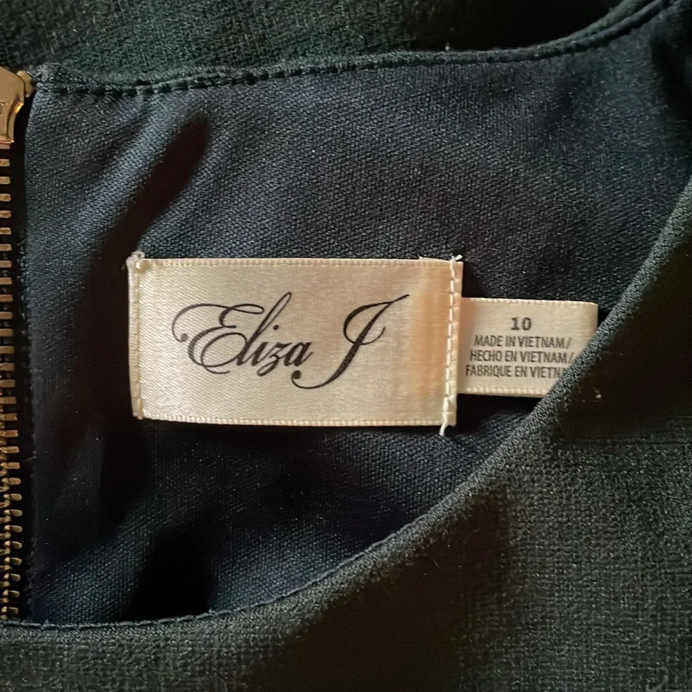 Eliza J Hunter Green Tiered Peplum Cocktail Dress. Size 10. - Picture 3 of 4